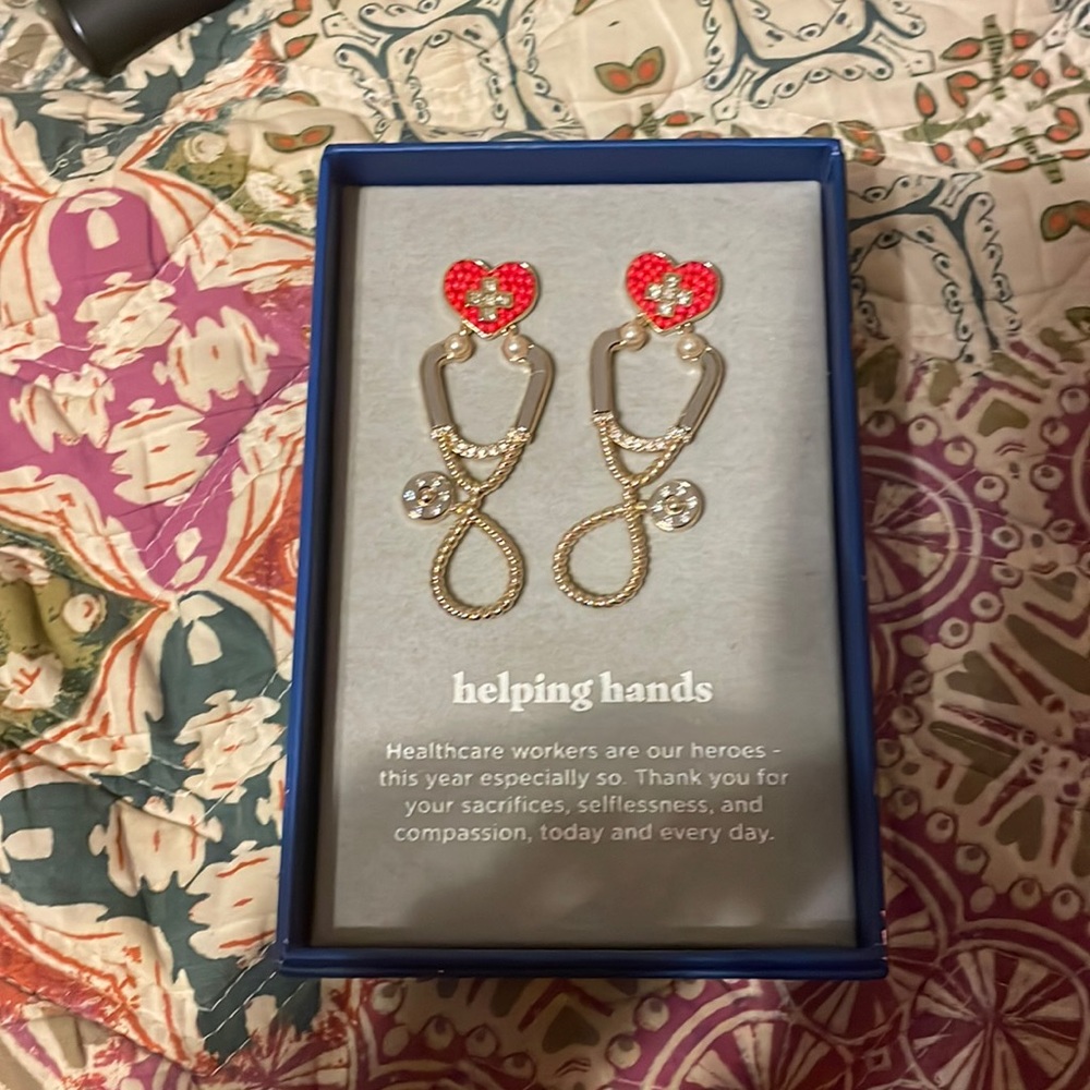 Beautiful nursing earrings. Stethoscopes.